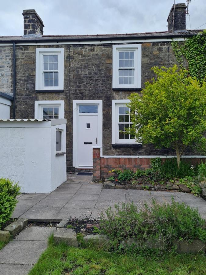Picturesque 2 Bedroom Miners Cottage Near Bike Park Wales & Brecon Beacons Merthyr Tydfil Exterior foto